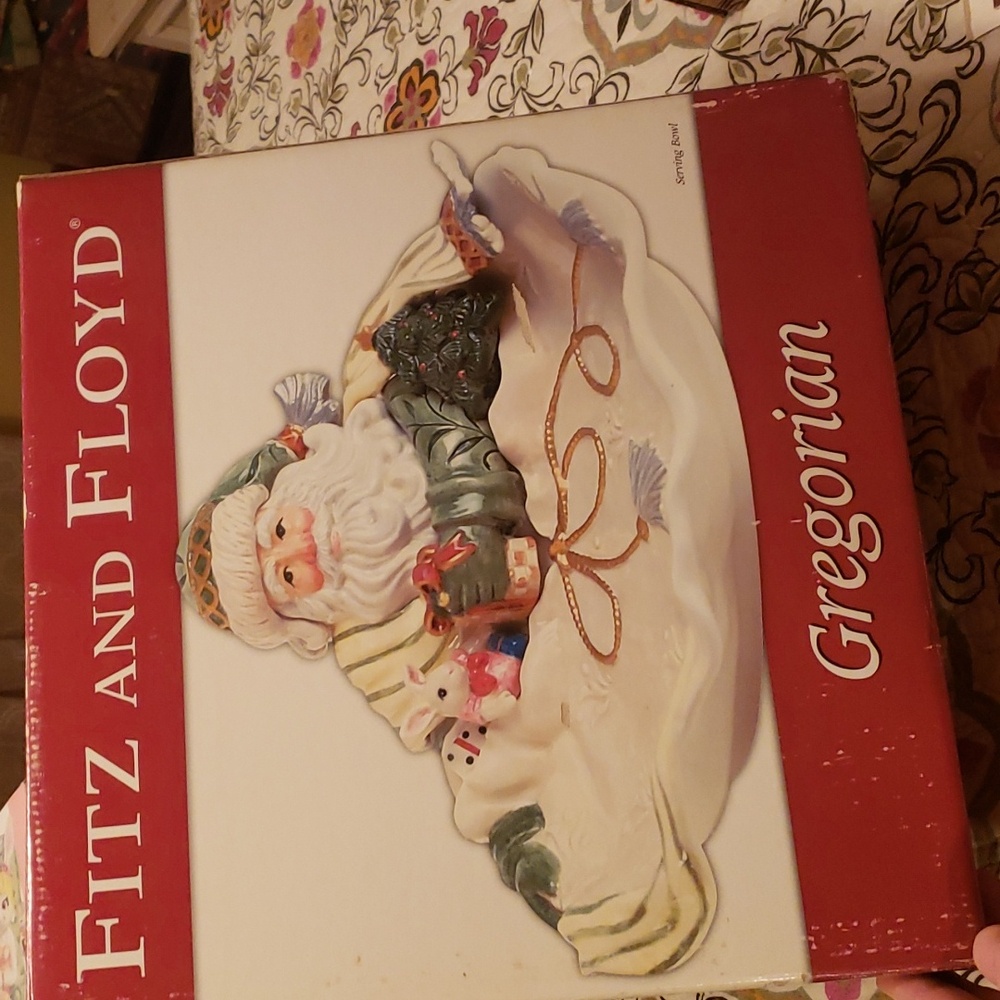 Fitz and Floyd Gregorian serving bowl